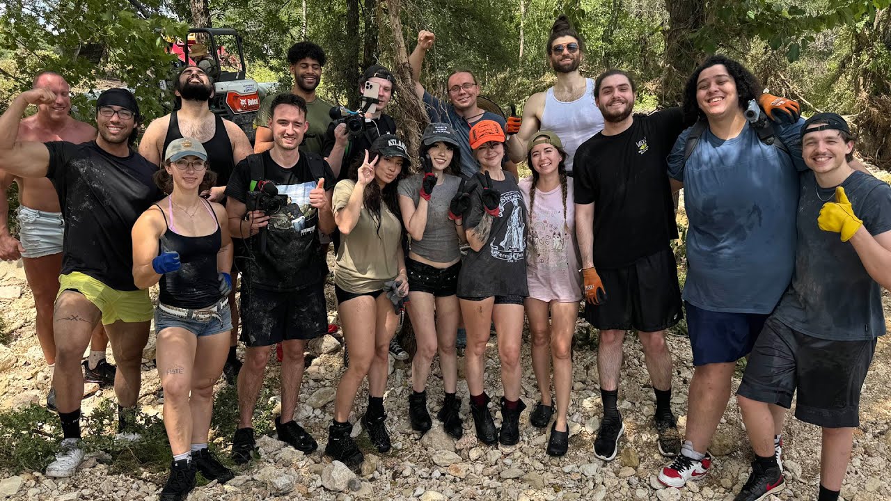 20 Streamers vs 1 Alveus (ft. Emiru, Cinna, Leanbeefpatty, PeachJars, @JackTheBus and More!)